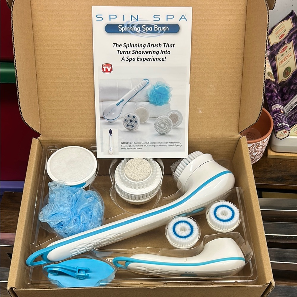 Spinning Spa Brush - White and Blue